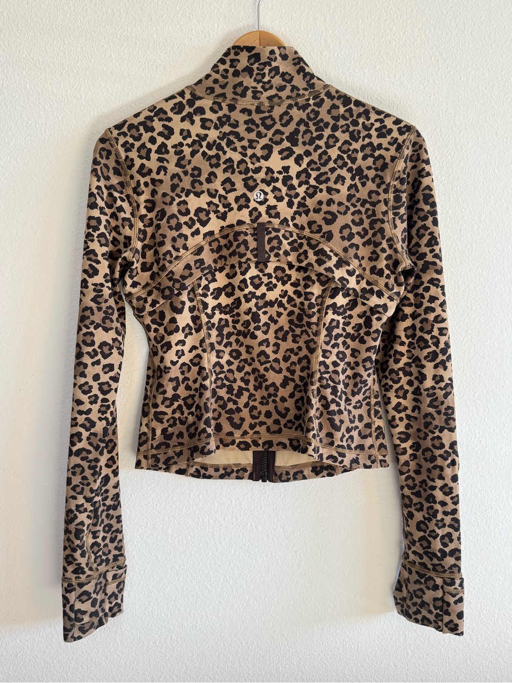 RARE Lululemon Define Cropped Jacket Nulu Leopard 🐆 - Picture 5 of 10